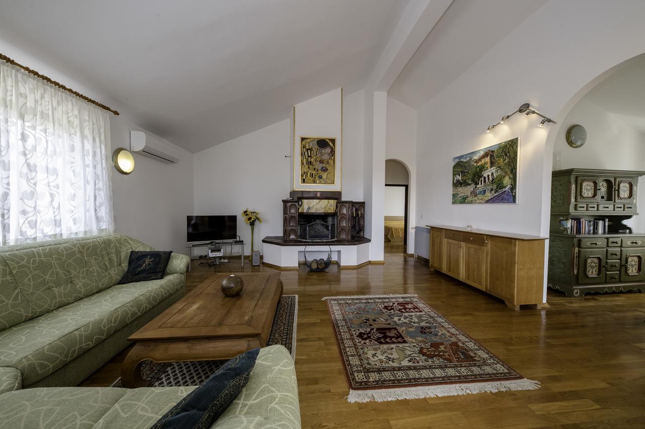 Apartments Dedic Supetarska Draga Exterior photo