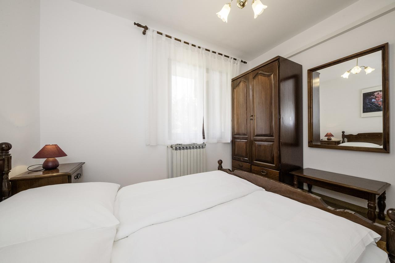 Apartments Dedic Supetarska Draga Exterior photo